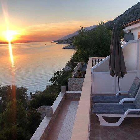 Charlene Daire Karlobag Dış mekan fotoğraf